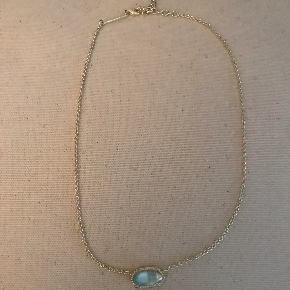 Kendra Scott necklace